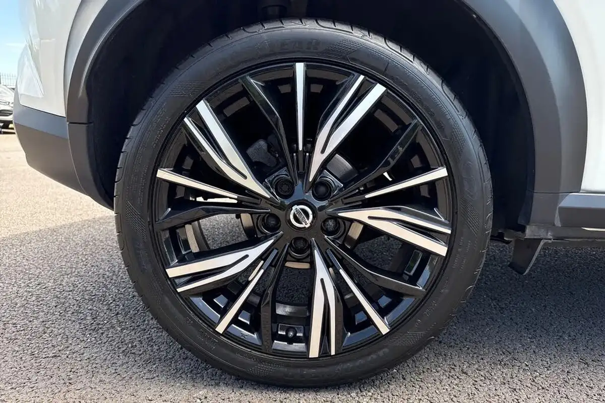 2022-nissan-juke-10-dig-t-tekna-big-9