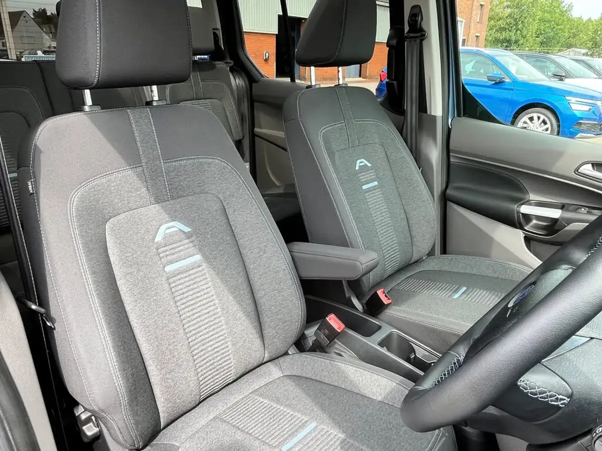2022-ford-grand-tourneo-connect-15-active-120ps-ecoblue-1499cc-powershift-big-59