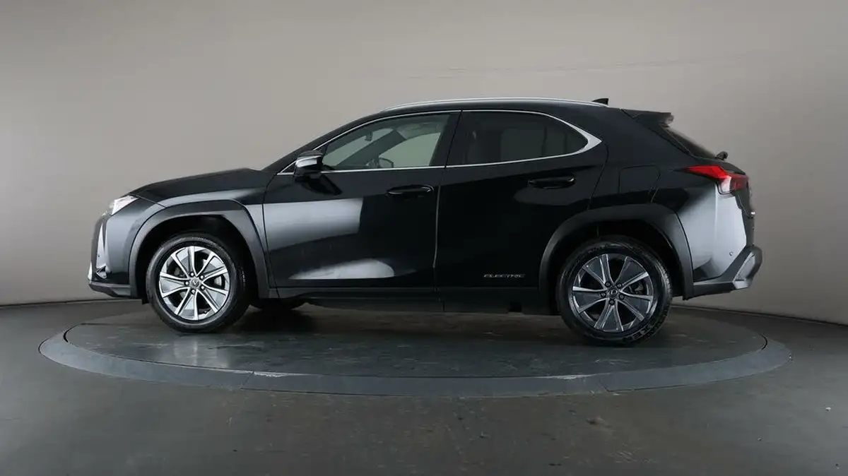 2021-lexus-ux-300e-e-ux-big-32