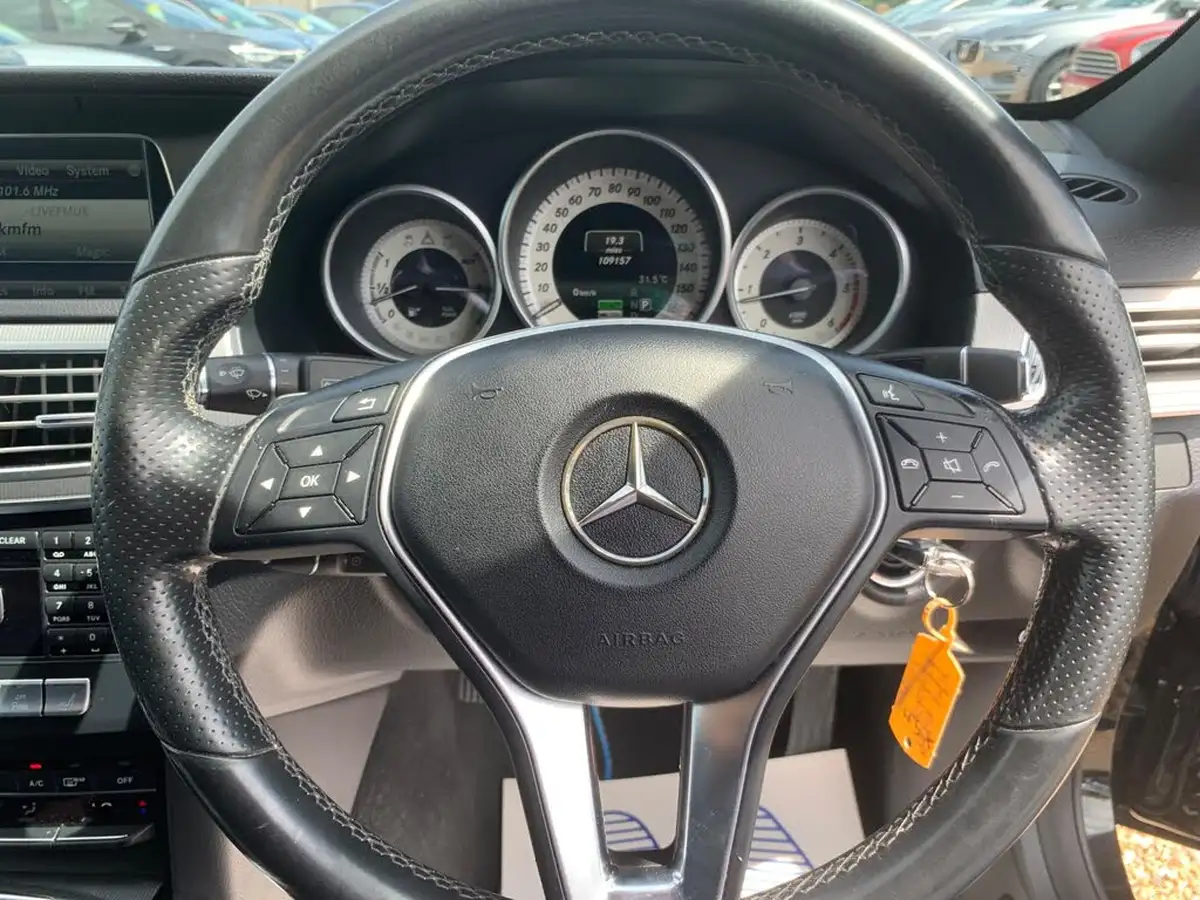 2014-mercedes-benz-e-class-21td-e300-se-saloon-4d-big-13