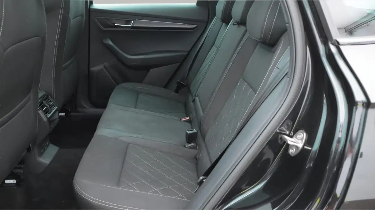 2023-skoda-karoq-15-tsi-sportline-big-16