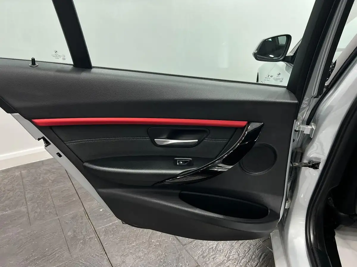 2017-bmw-3-series-20-330e-sport-big-62
