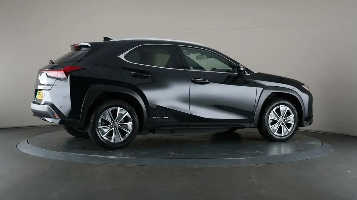 2021-lexus-ux-300e-e-ux-big-60