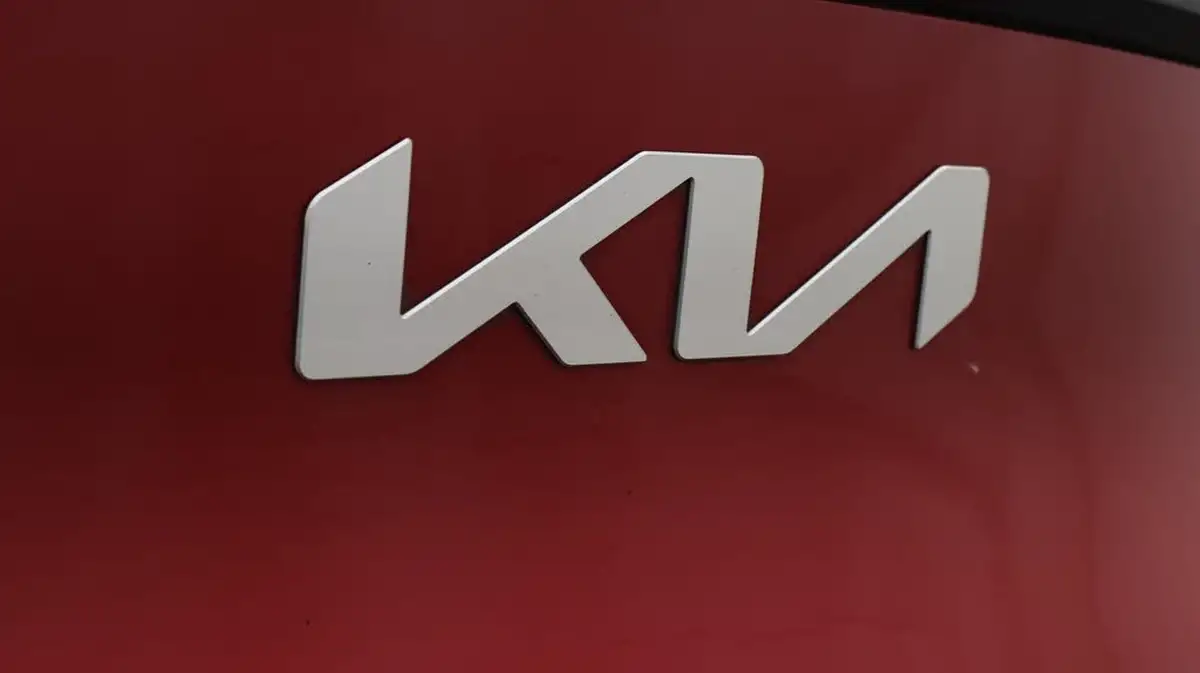 2022-kia-sportage-16-t-gdi-gt-line-261bhp-awd-phev-1598cc-auto-big-21