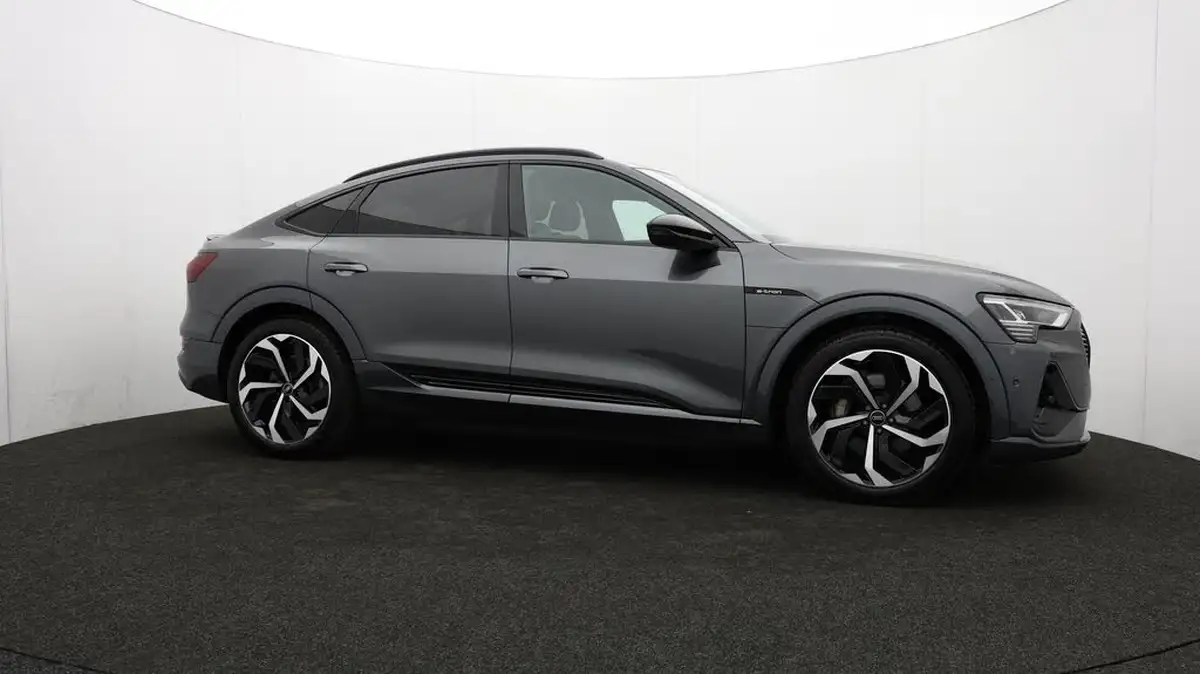 2022-audi-e-tron-50e-black-edition-sportback-big-31
