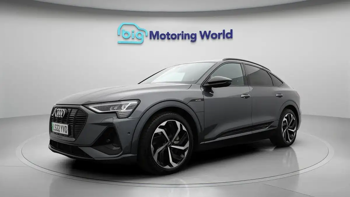 2022-audi-e-tron-50e-black-edition-sportback-big-3
