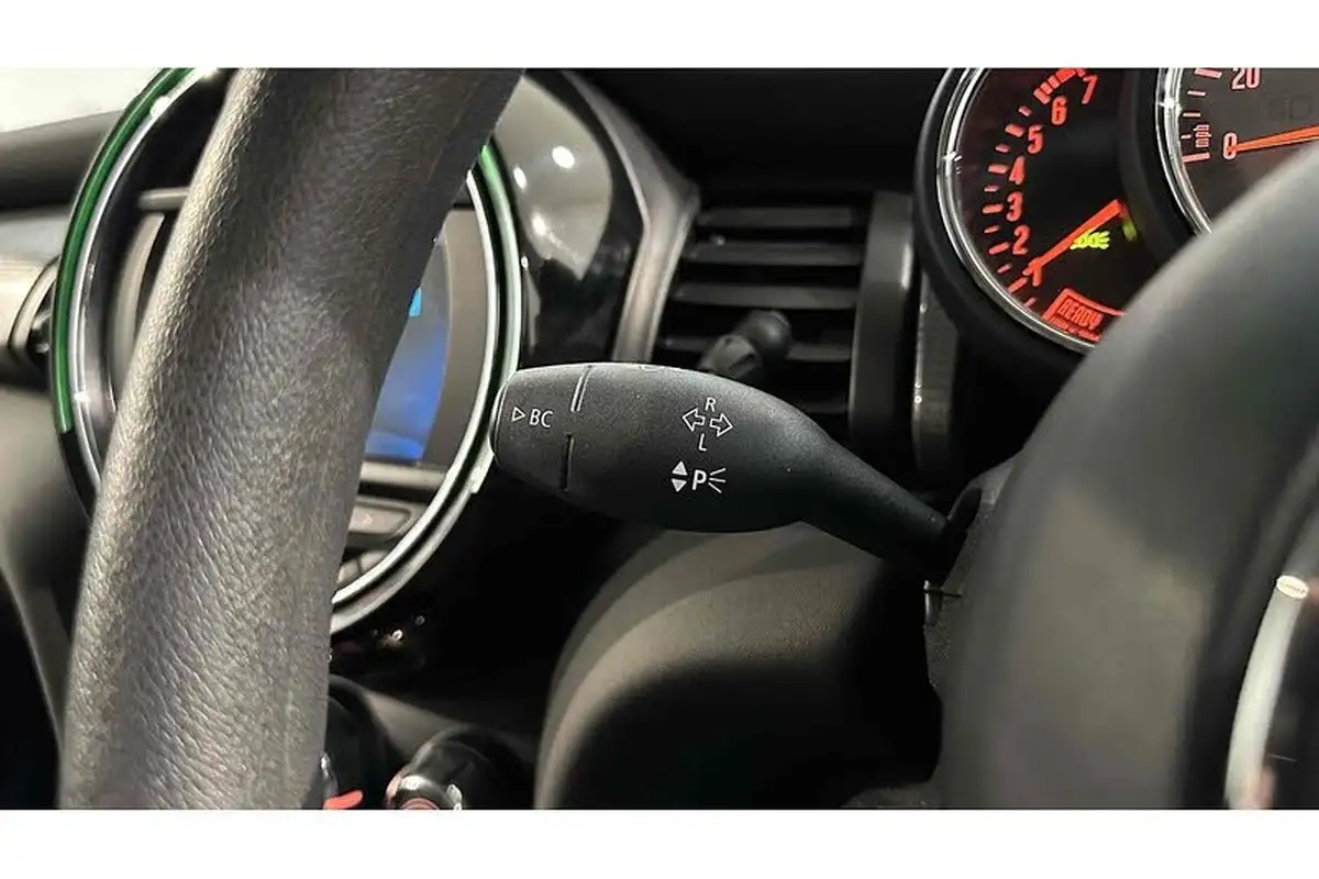 2019-mini-cooper-15-cooper-classic-hatchback-3d-big-31