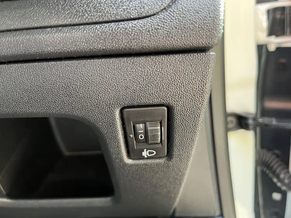 2014-peugeot-2008-crossover-12-allure-vti-big-34