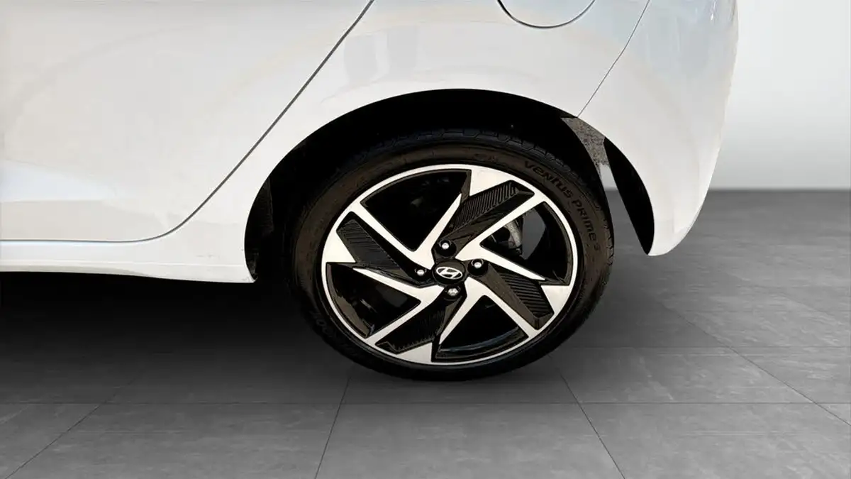 2024-hyundai-i10-10-premium-63ps-auto-big-9