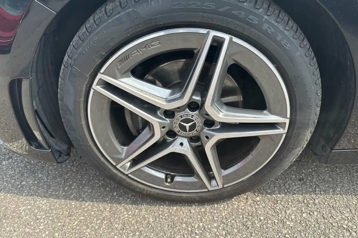 2020-mercedes-benz-a-class-13-a200-amg-line-premium-saloon-4d-big-21