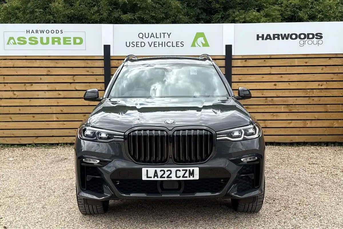 2022-bmw-x7-30td-xdrive-40d-m-sport-big-8