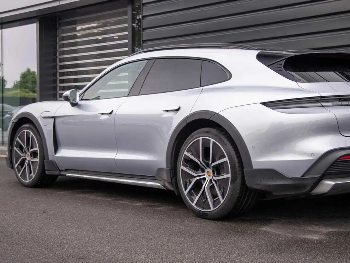 2024-porsche-taycan-e-4-cross-turismo-435ps-big-19