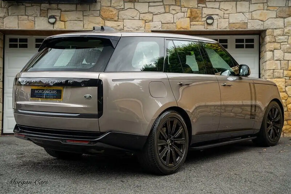 2022-land-rover-range-rover-30-p400-se-big-13