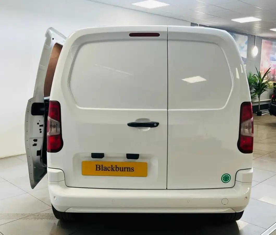 2020-vauxhall-combo-15cdti-sportive-2300-100pseu6dt-l1h1-panel-big-4