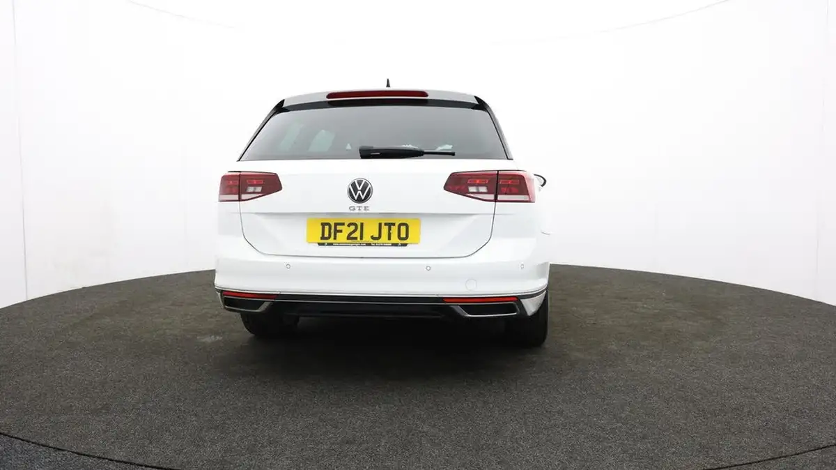 2021-volkswagen-passat-14-tsi-gte-estate-5d-big-56