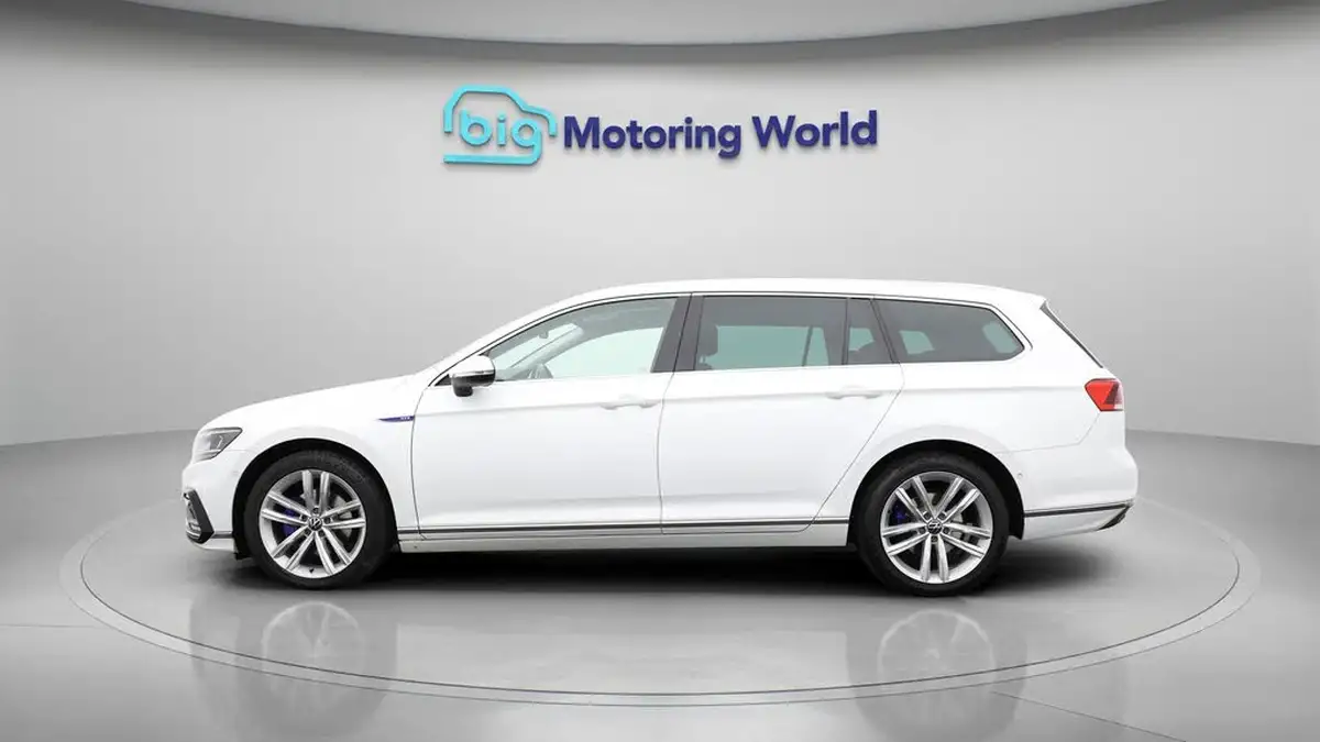 2021-volkswagen-passat-14-tsi-gte-estate-5d-big-4