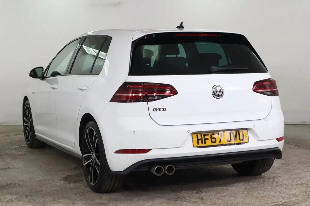2017-volkswagen-golf-20tdi-gtd-ss-hatchback-5d-dsg-big-5