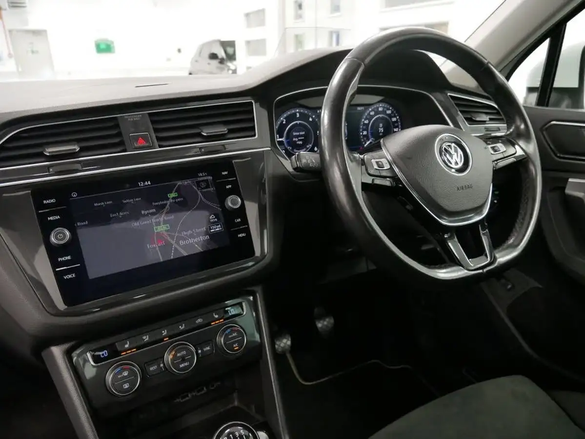 2018-volkswagen-tiguan-20tdi-sel-150ps-ss-big-2