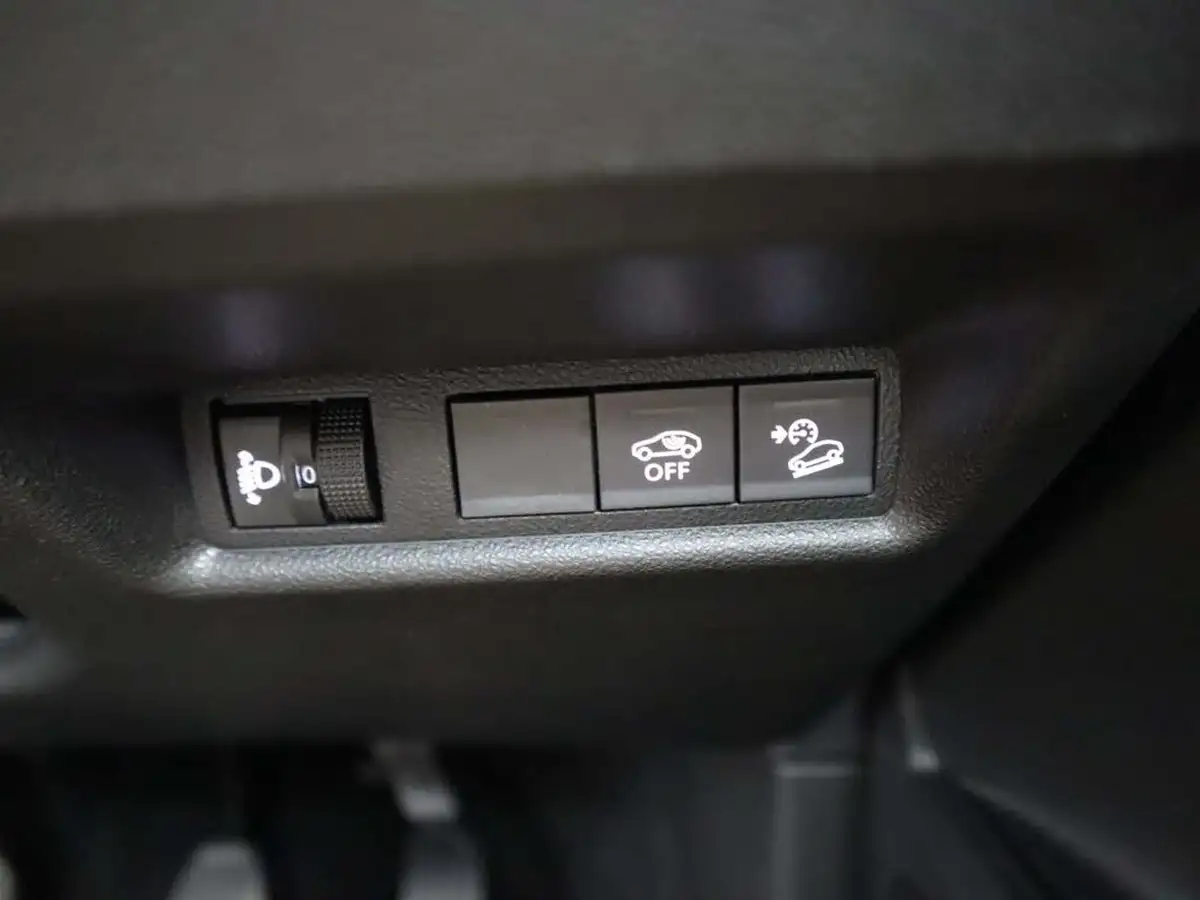 2025-jeep-avenger-12-gse-altitude-big-34