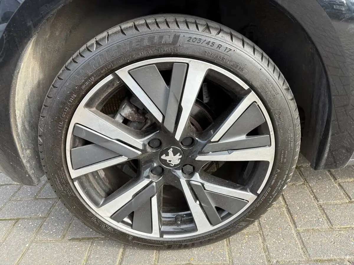 2020-peugeot-208-12-puretech-gt-line-100bhp-big-38