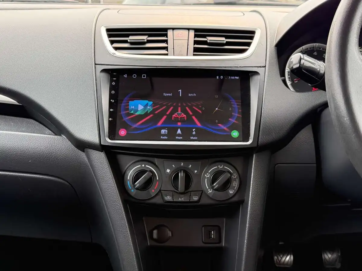 2011-suzuki-swift-12-sz3-3d-big-38