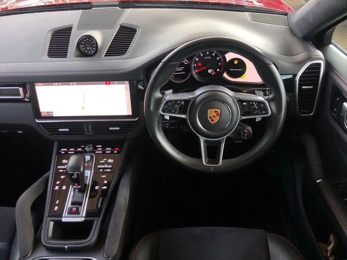 2020-porsche-cayenne-40-v8-gts-coupe-big-12