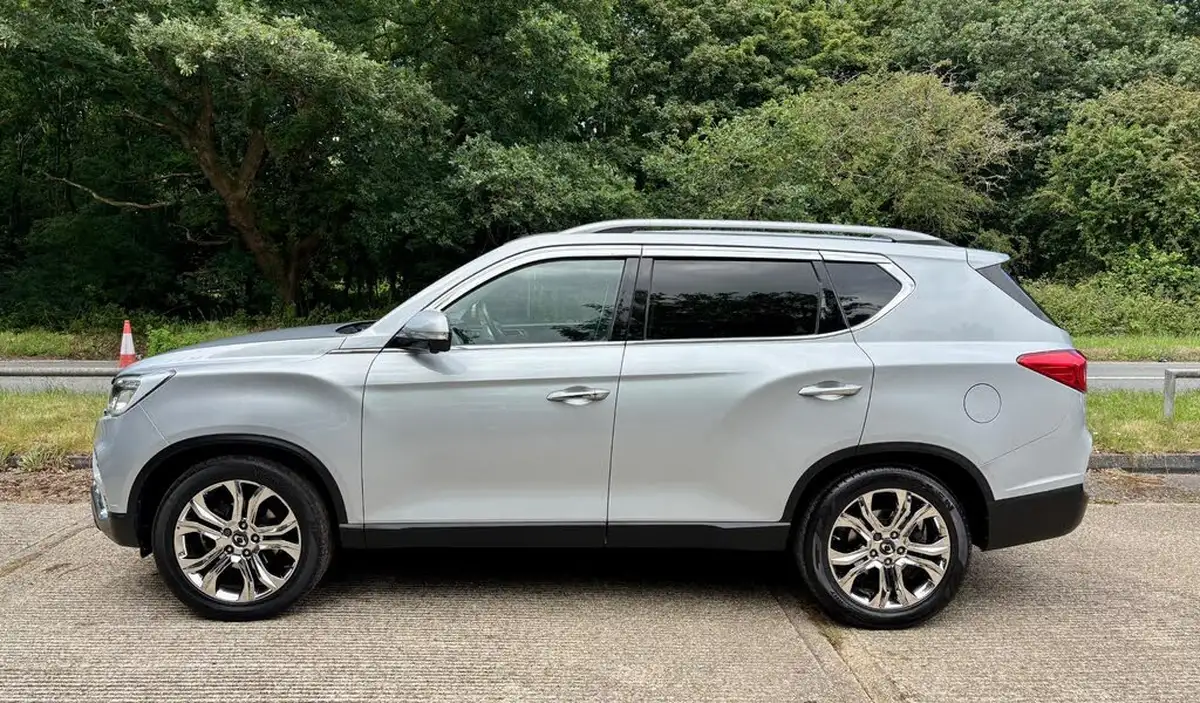2019-kgm-ssangyong-rexton-22td-ultimate-big-8