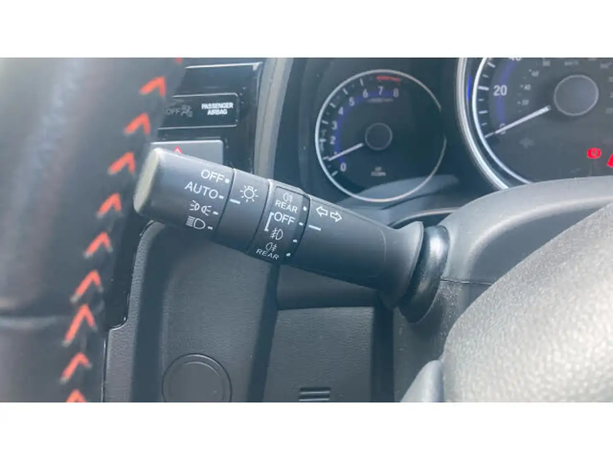 2019-honda-jazz-15-i-vtec-sport-navi-big-17