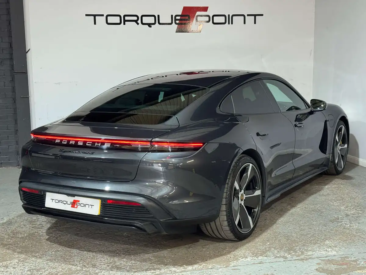 2020-porsche-taycan-e-turbo-s-big-2