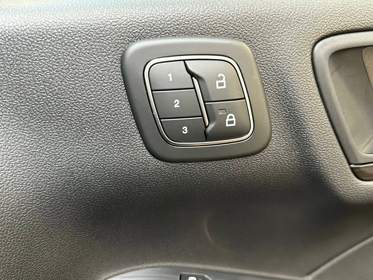 2021-ford-kuga-25t-vignale-225ps-phev-big-33