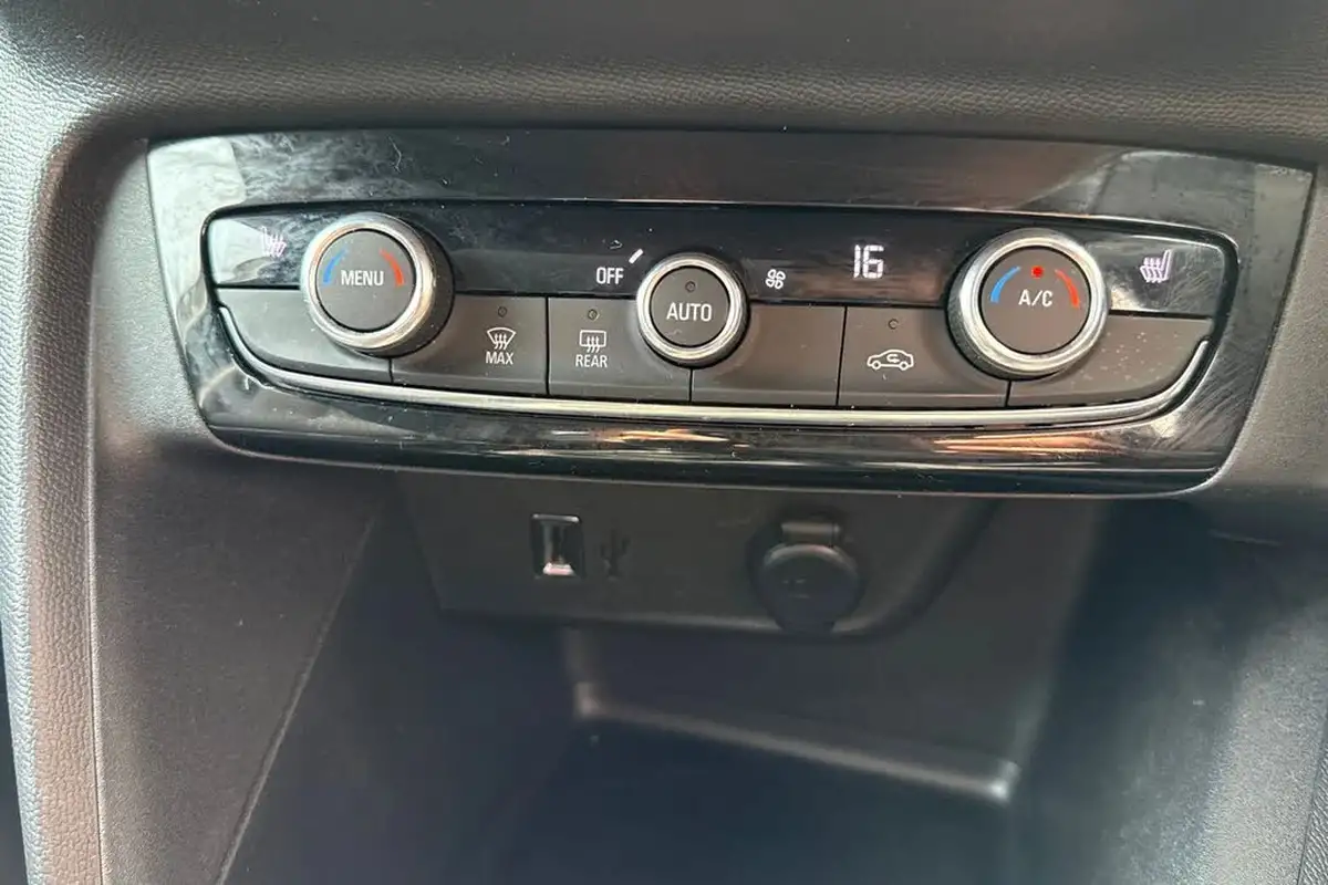 2022-vauxhall-corsa-12-turbo-elite-edition-big-21