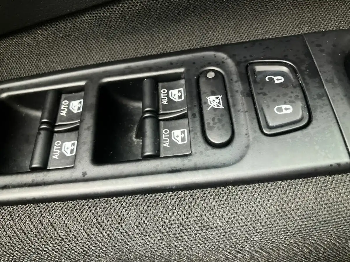 2019-jeep-renegade-10-gse-longitude-big-42