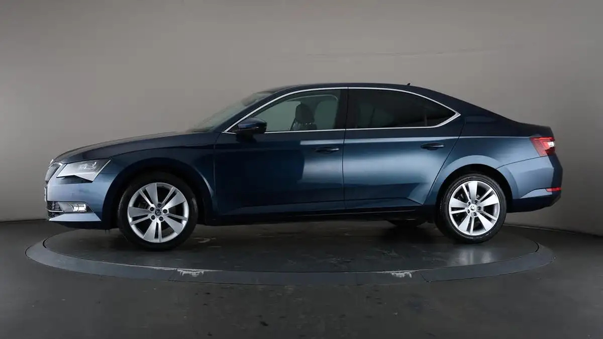 2019-skoda-superb-20tdi-se-l-executive-150ps-hatchback-big-39