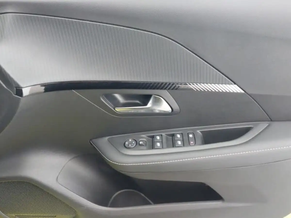 2024-peugeot-208-12-puretech-allure-big-15