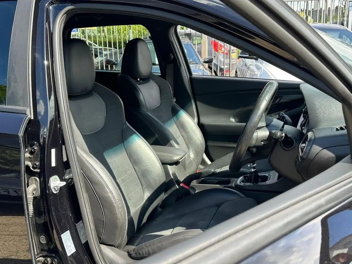 2019-hyundai-i30-n-20-t-gdi-n-performance-hatchback-big-19