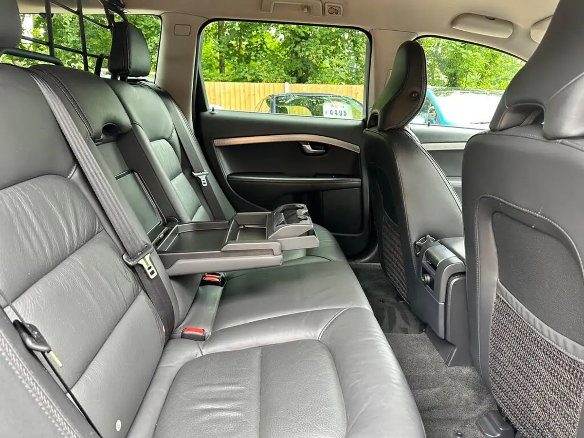 2013-volvo-xc70-24td-d5-se-lux-215bhp-ss-geartronic-big-17