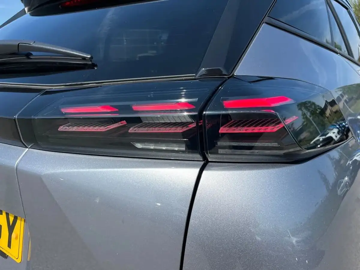 2024-peugeot-2008-suv-e-allure-136ps-50kwh-big-20