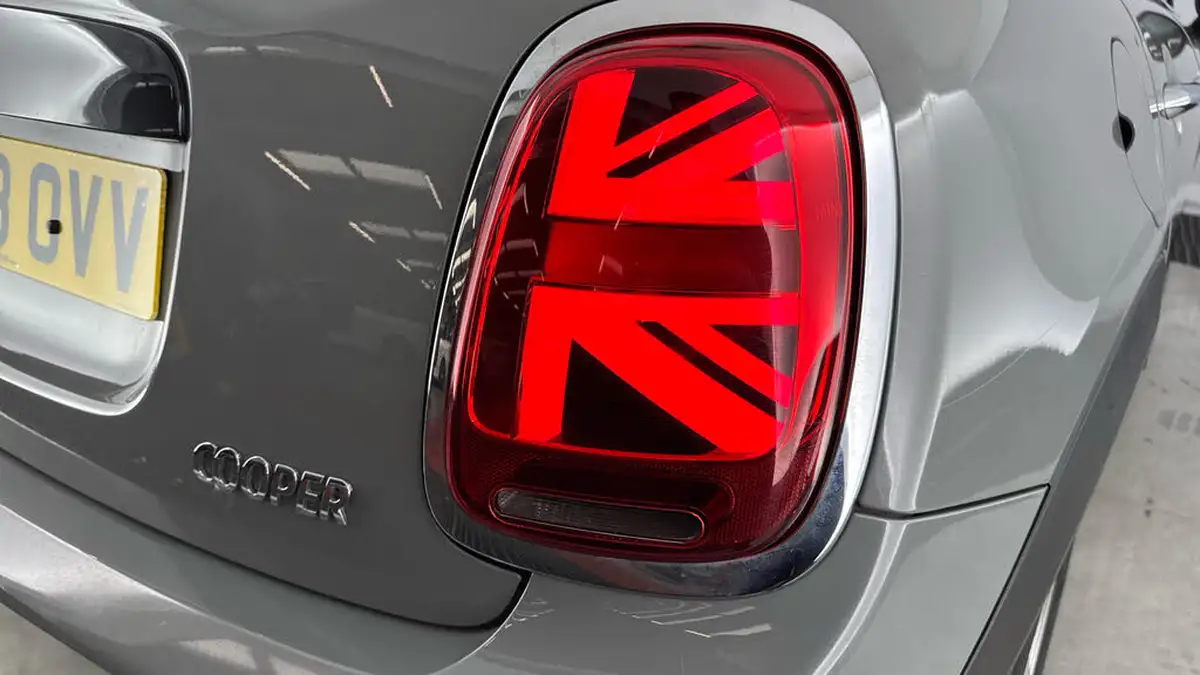 2018-mini-cooper-15-cooper-classic-ss-hatchback-5d-big-27
