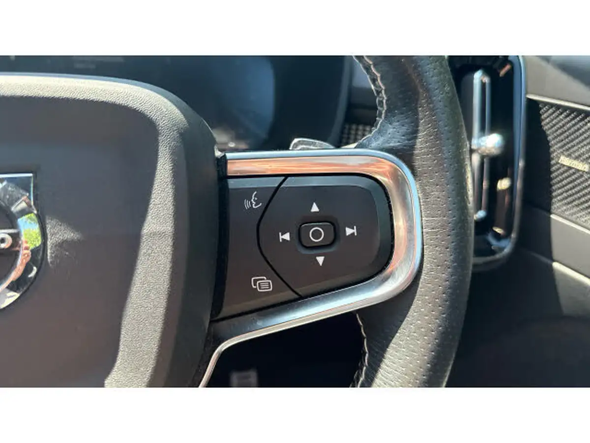 2018-volvo-xc40-20td-d4-first-edition-big-18
