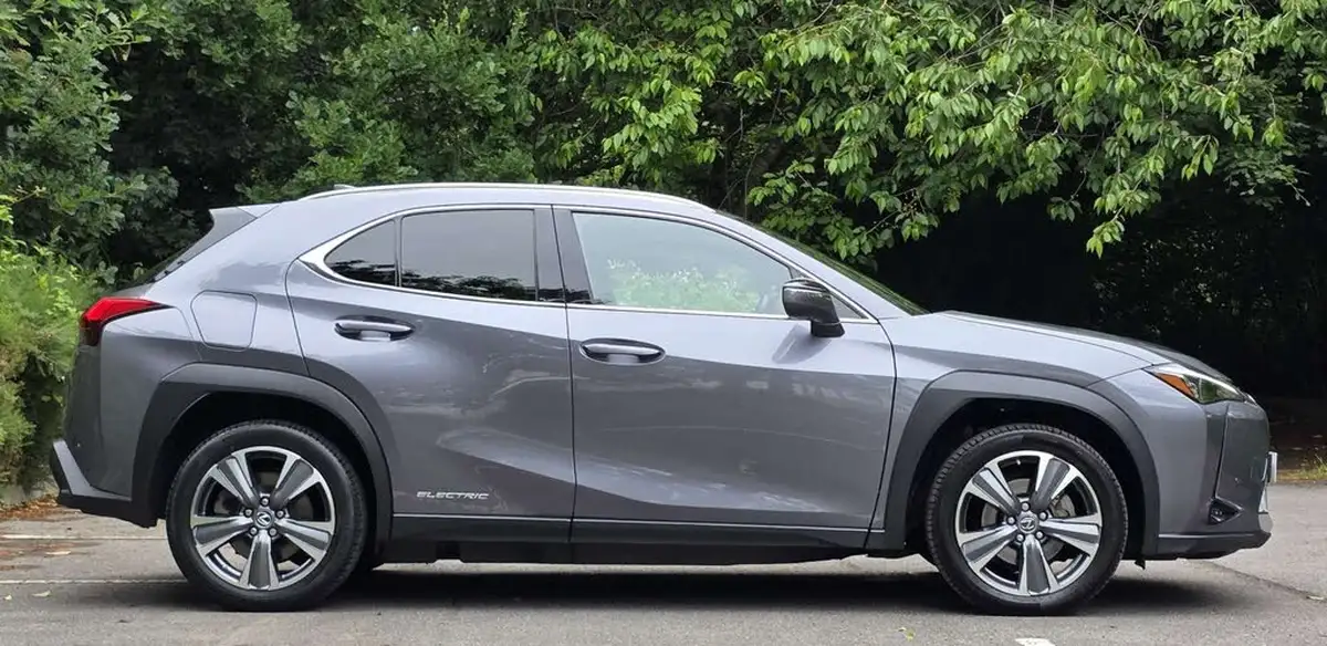 2022-lexus-ux-300e-e-ux-201bhp-big-4