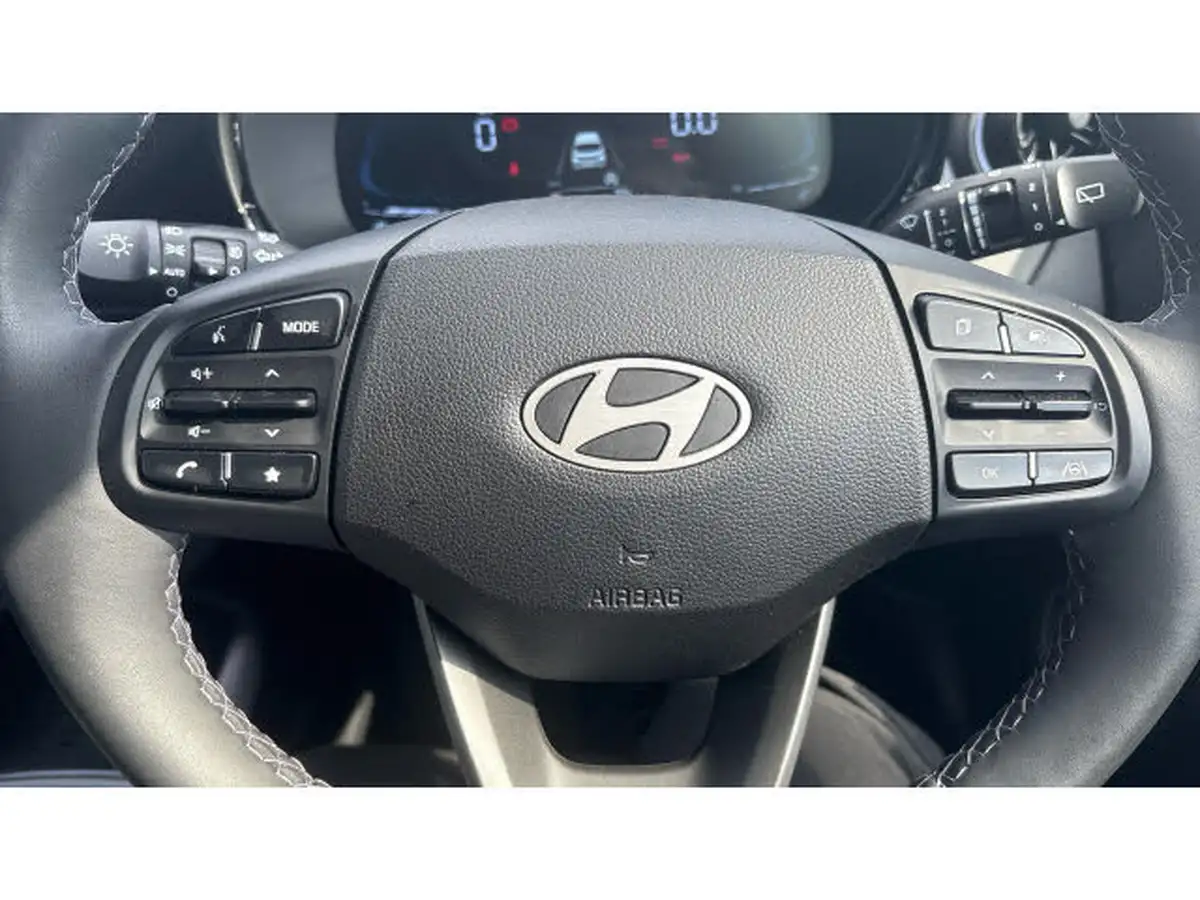 2024-hyundai-i10-10-premium-63ps-auto-big-24