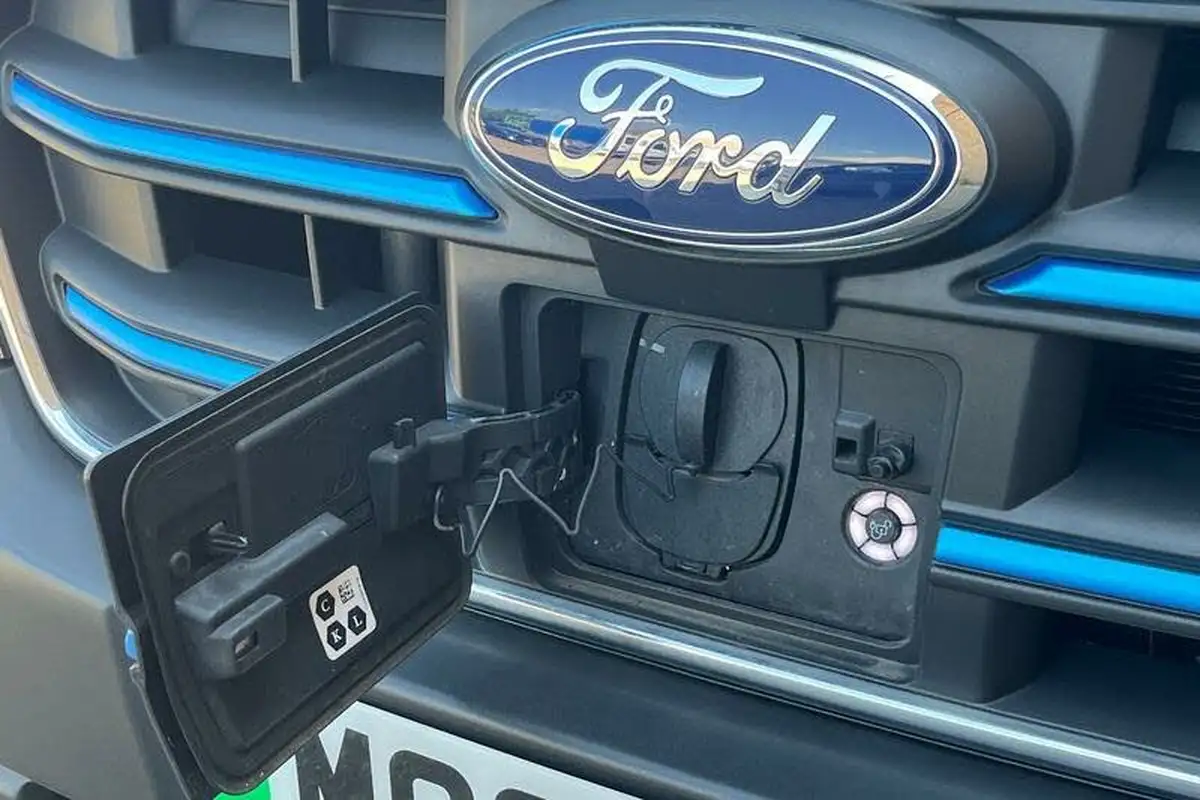 2022-ford-transit-e-350-l3h2-trend-184ps-big-22
