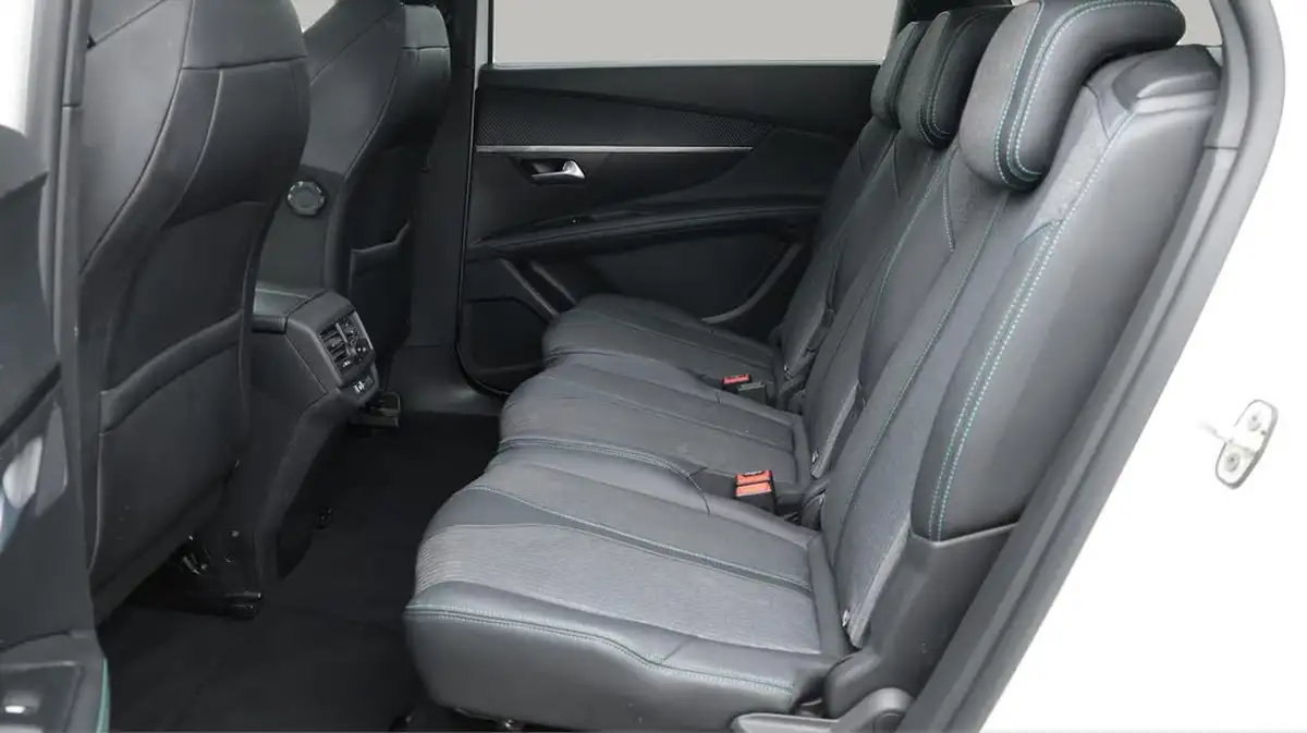2022-peugeot-5008-suv-15-bluehdi-allure-big-16