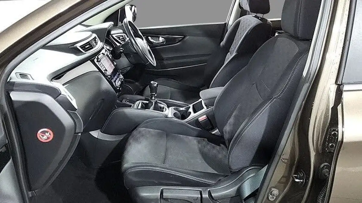 2016-nissan-qashqai-12-dig-t-n-connecta-big-3