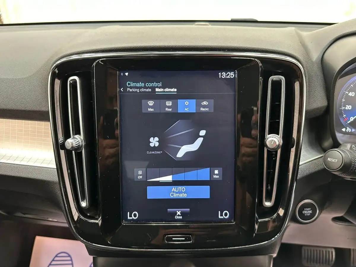 2020-volvo-xc40-20td-d3-momentum-geartronic-big-8
