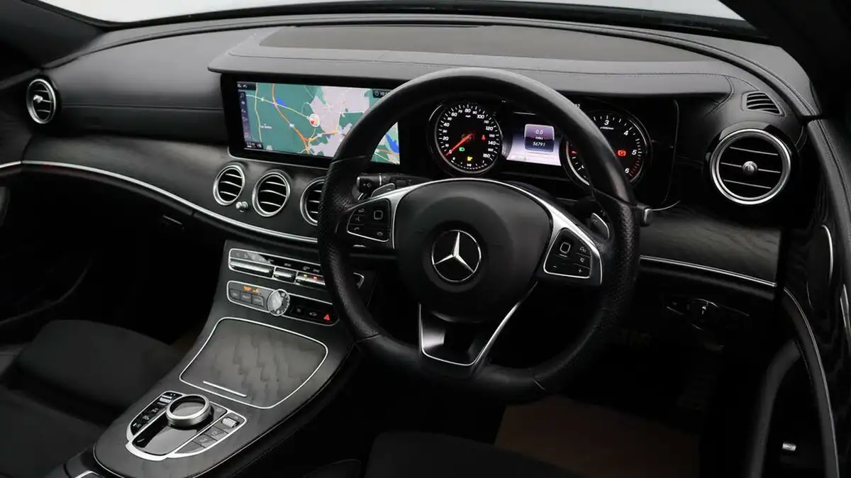 2018-mercedes-benz-e-class-20d-e220d-amg-line-ss-estate-5d-big-8