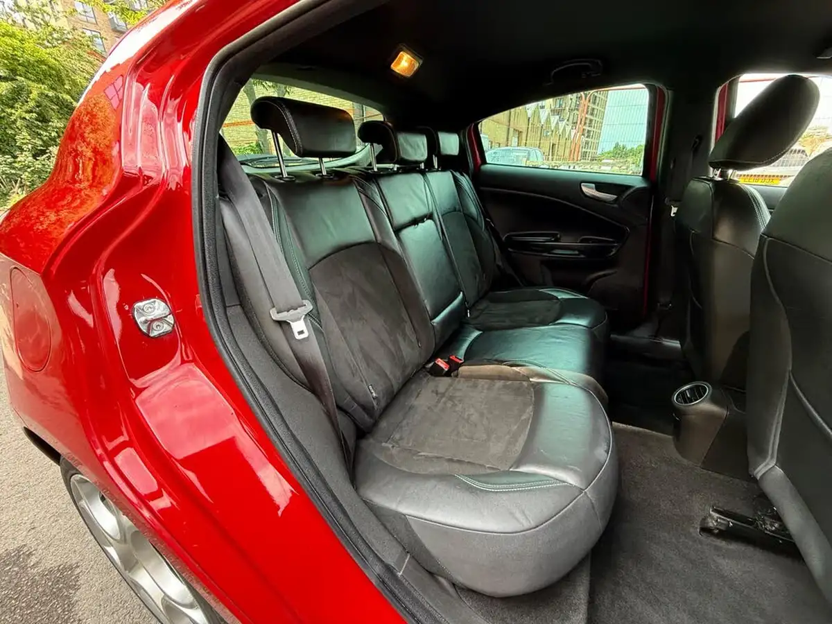 2015-alfa-romeo-giulietta-20jtdm-2-qv-line-175bhp-alfa-tct-big-18