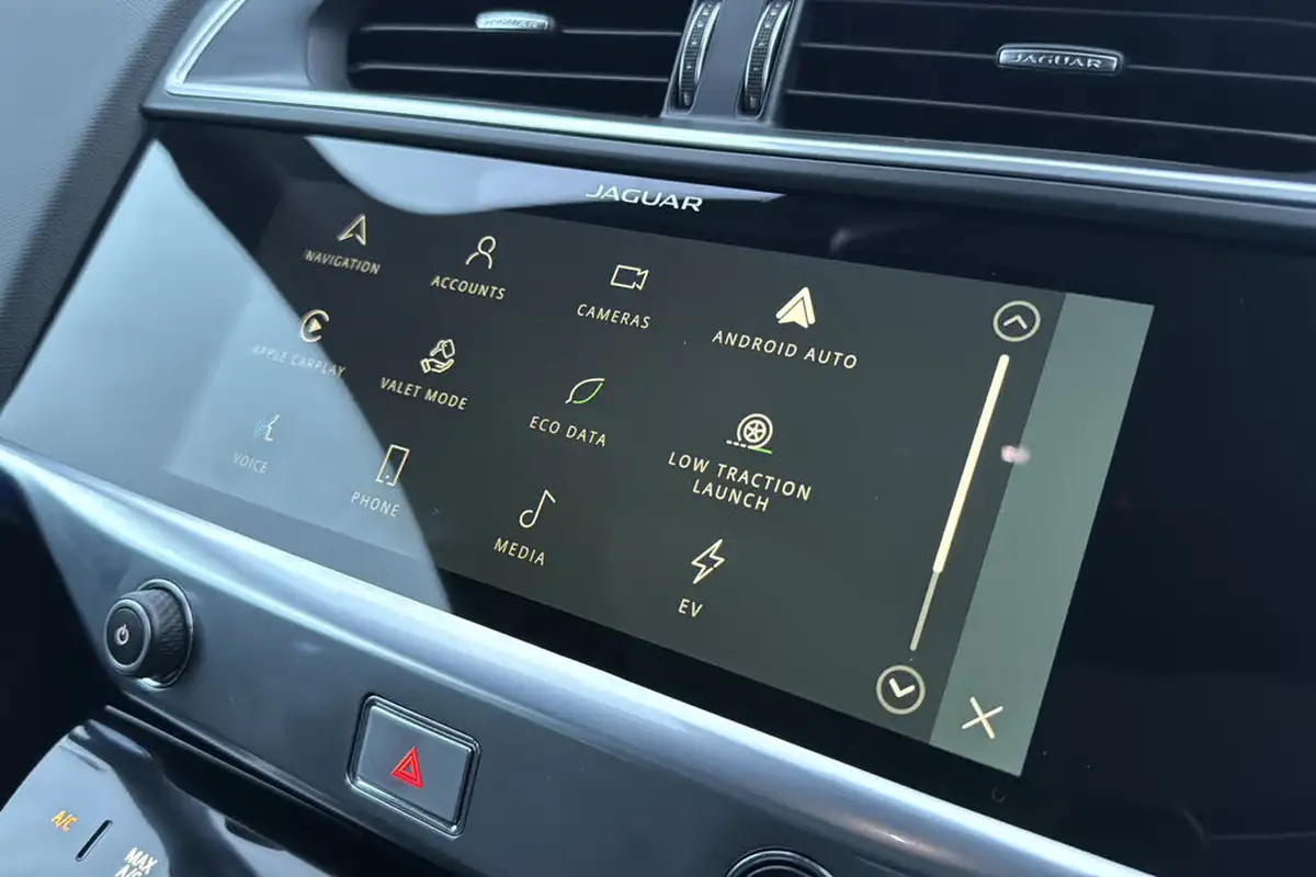 2024-jaguar-i-pace-ev400-r-dynamic-hse-black-big-40