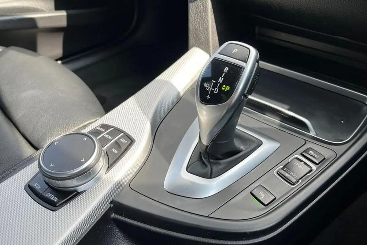2018-bmw-3-series-30-340i-m-sport-saloon-4d-auto-big-27