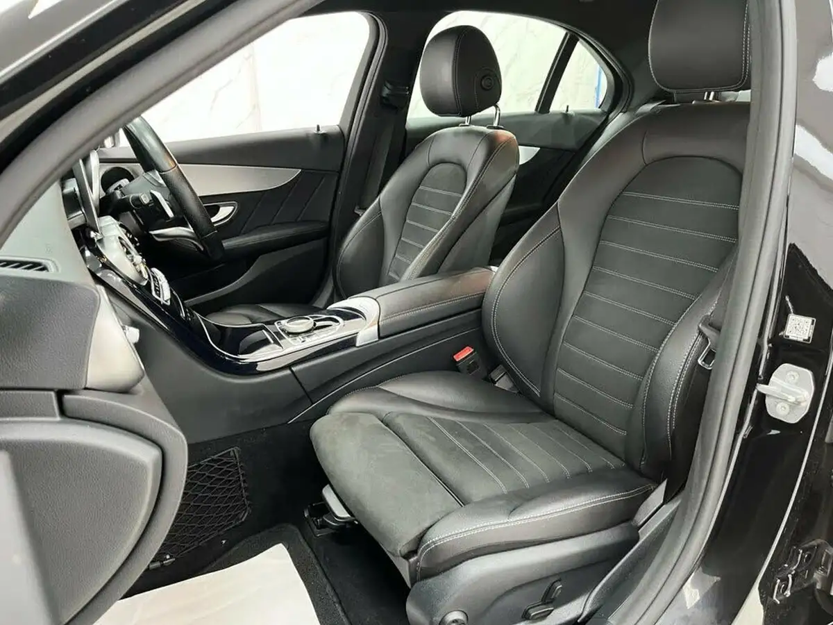 2019-mercedes-benz-c-class-20-c300-amg-line-ss-saloon-4d-big-15